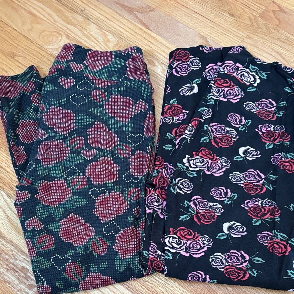 Lot of 2 pair tall&curvy Lularoe rose print leggings